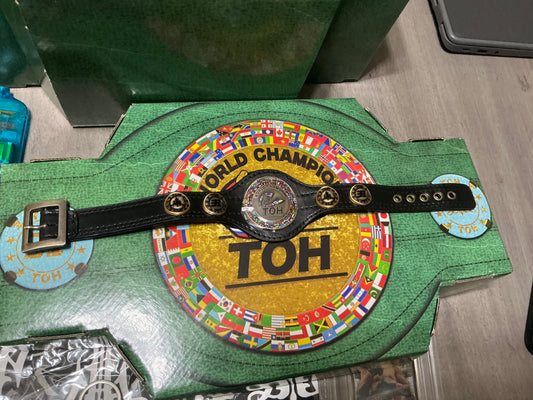 31 hats x Benavidez bracelet belt